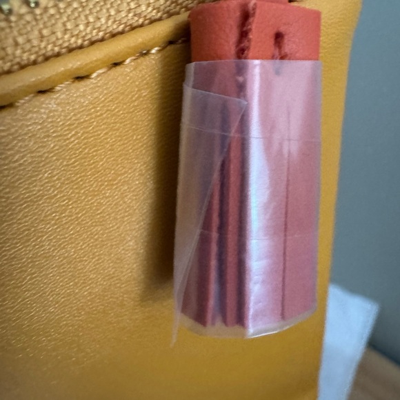 NEW. Rachel Pally Reversible clutch orange/orange floral print - Picture 9 of 9